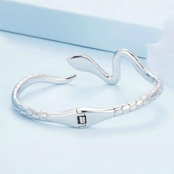 YIB058 Copper White Gold Plated Zirconium Stone Spirit Snake Guardian Open Bracelet