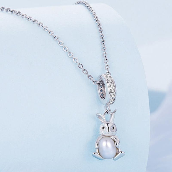 BSC745 S925 Sterling Silver Rabbit Holding Pearl Bracelet Platinum Plated Beads