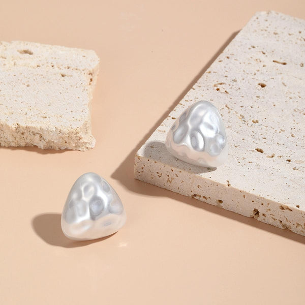 E2209-2 Pit Pattern Triangle Stud Earrings Jewelry